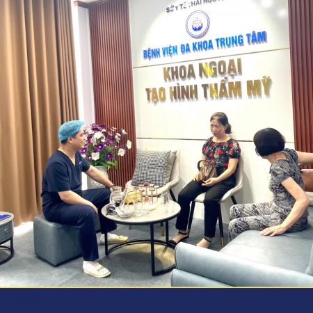 Khoa tạo hình thẩm mỹ